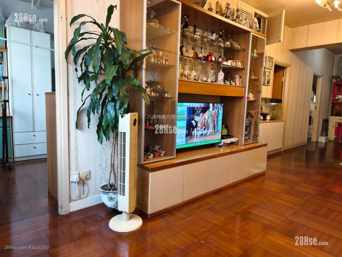 No. 11 Fa Yuen Street Sell 4 Bedrooms , 1 Bathroom 799 ft² No. 11 Fa Yuen Street Sell 4 Bedrooms , 1 Bathroom 799 ft²