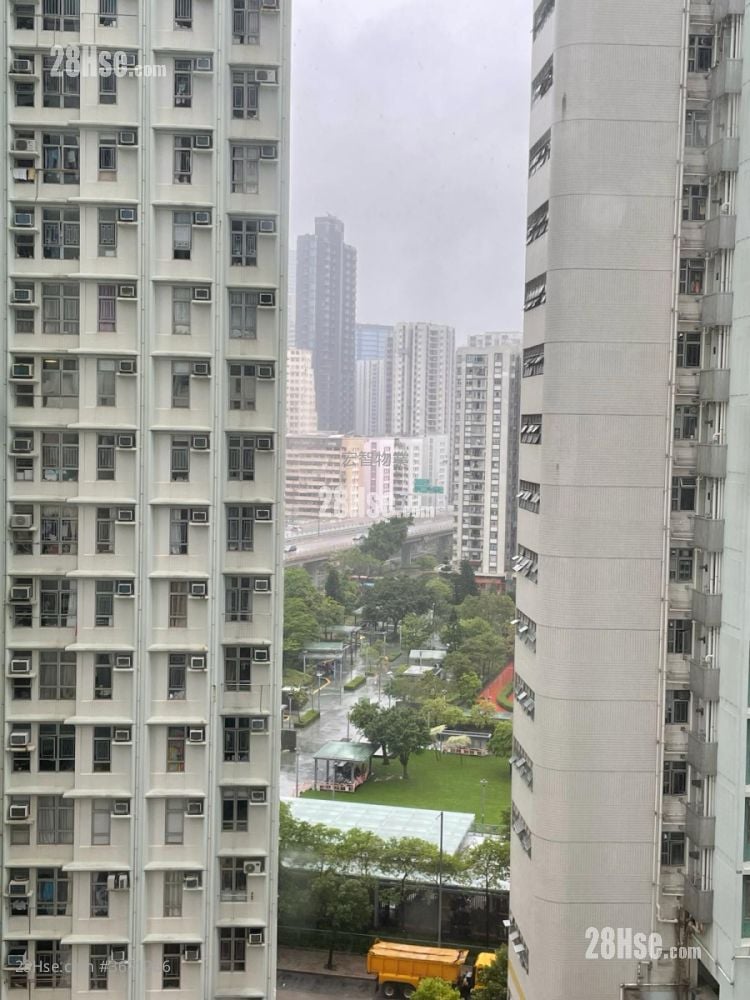 Tung Tao Court Sell 3 Bedrooms , 2 Bathrooms 666 ft²