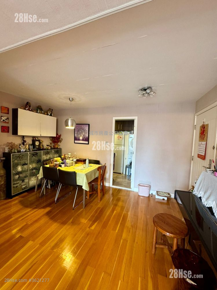 Maiden Court Sell 3 Bedrooms 663 ft² Maiden Court Sell 3 Bedrooms 663 ft²