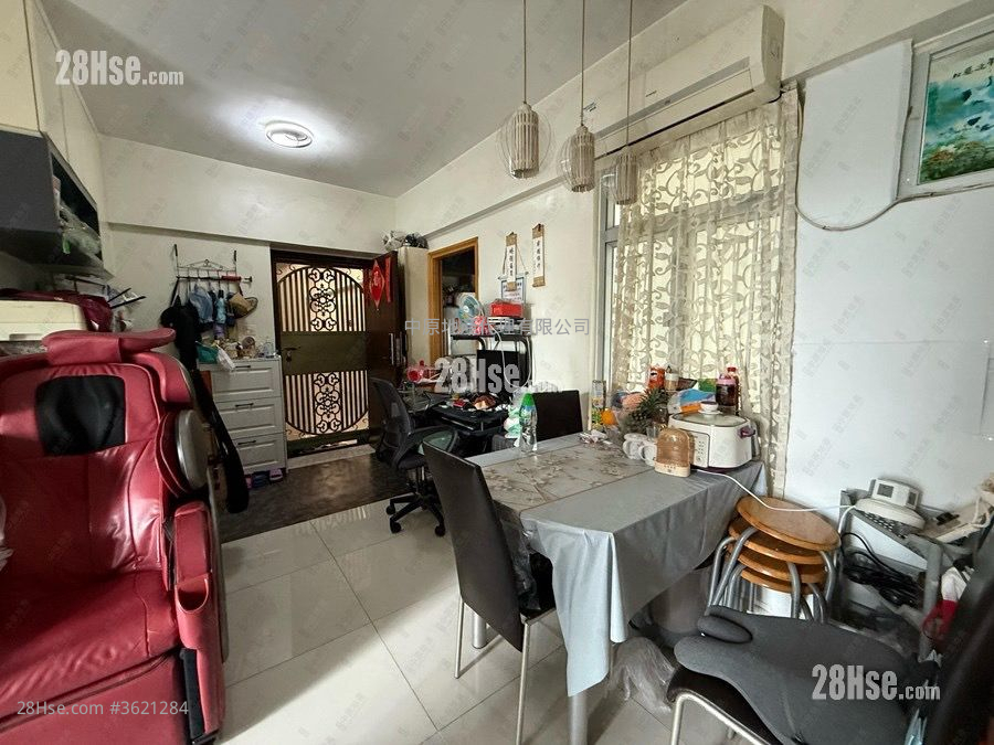 Kwai Chung Plaza Sell 3 Bedrooms 536 ft²