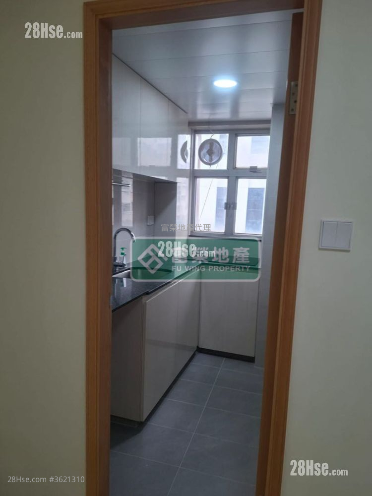 Lee Hing Building Rental 3 Bedrooms , 1 Bathroom 598 ft² Lee Hing Building Rental 3 Bedrooms , 1 Bathroom 598 ft²