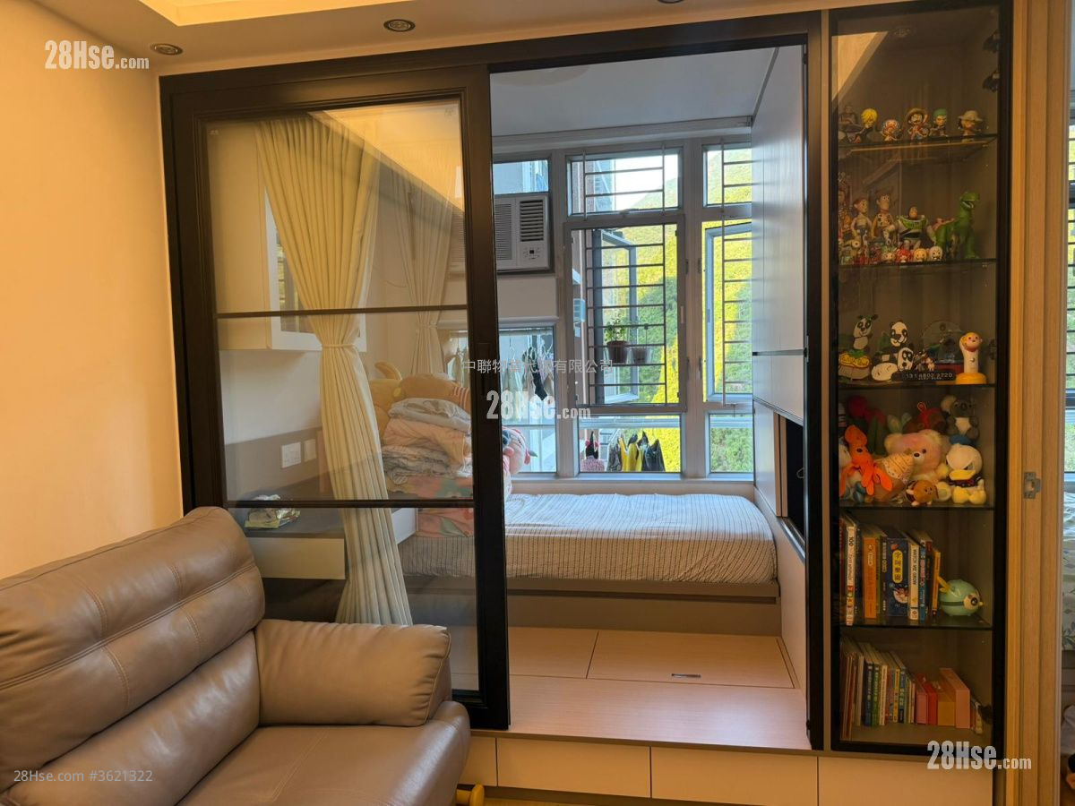 Kam Chun Court Sell 2 Bedrooms , 1 Bathroom 384 ft² Kam Chun Court Sell 2 Bedrooms , 1 Bathroom 384 ft²