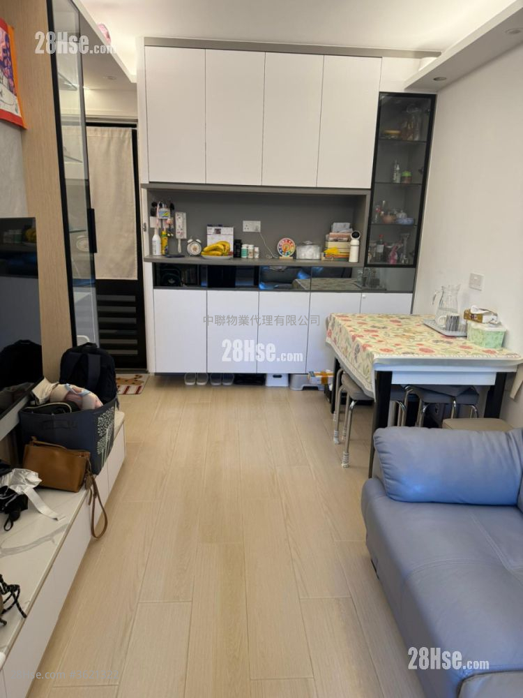 Kam Chun Court Sell 2 Bedrooms , 1 Bathroom 384 ft² Kam Chun Court Sell 2 Bedrooms , 1 Bathroom 384 ft²