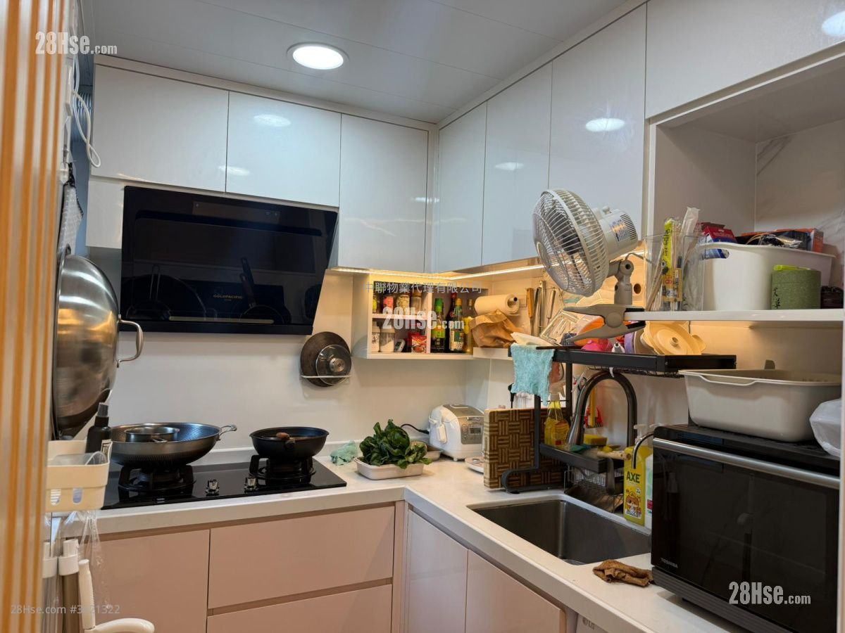 Kam Chun Court Sell 2 Bedrooms , 1 Bathroom 384 ft² Kam Chun Court Sell 2 Bedrooms , 1 Bathroom 384 ft²