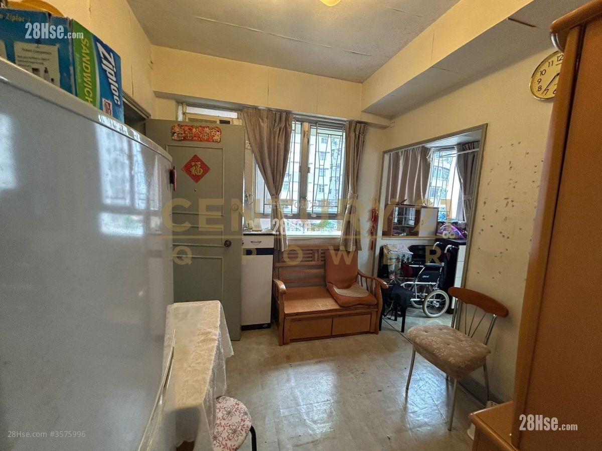 Tung Ho Building Sell 1 Bedroom , 1 Bathroom 220 ft²