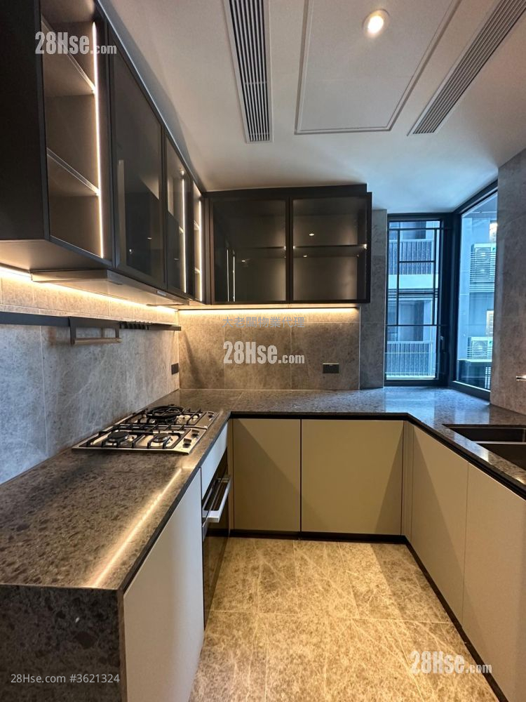 The Knightsbridge Sell 1,085 ft² The Knightsbridge Sell 1,085 ft²