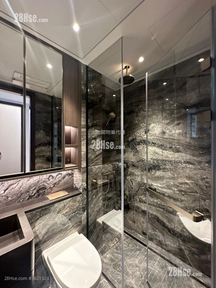 The Knightsbridge Sell 1,085 ft² The Knightsbridge Sell 1,085 ft²