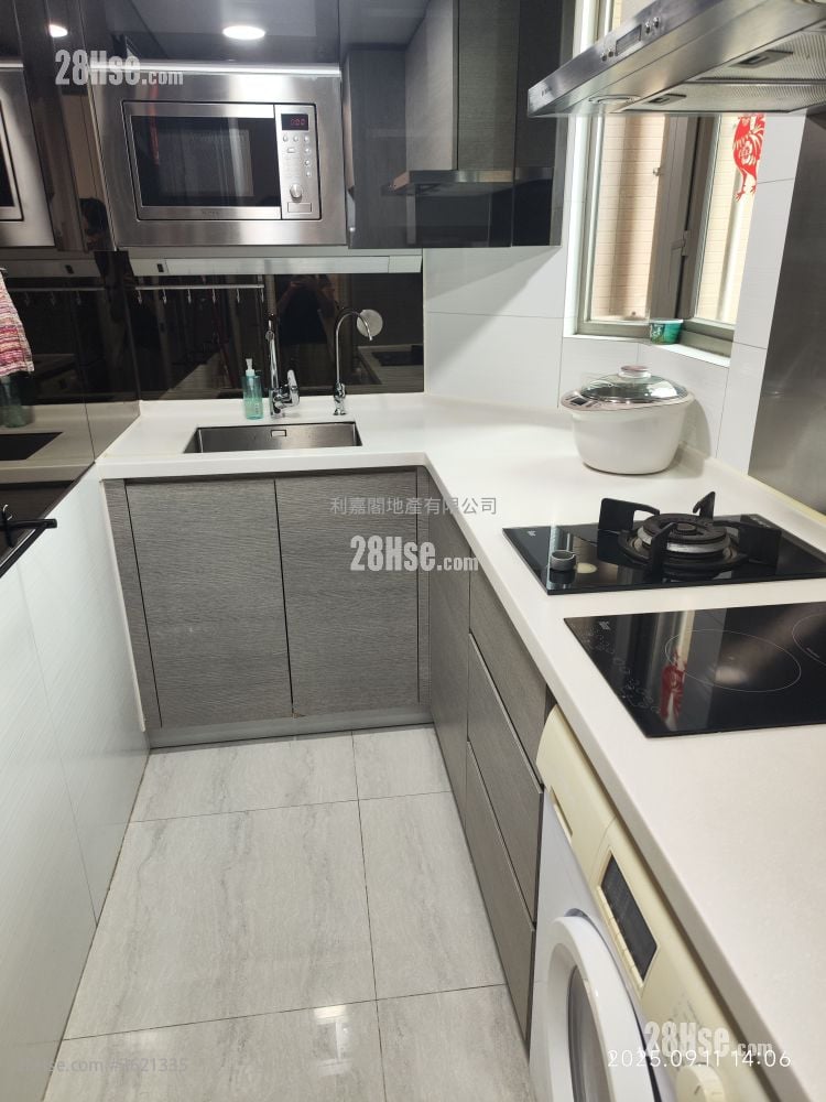 Yuccie Square Sell 2 Bedrooms , 1 Bathroom 429 ft² Yuccie Square Sell 2 Bedrooms , 1 Bathroom 429 ft²