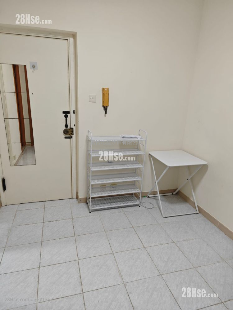 Golden Lion Garden Rental 2 Bedrooms , 1 Bathroom 260 ft² Golden Lion Garden Rental 2 Bedrooms , 1 Bathroom 260 ft²