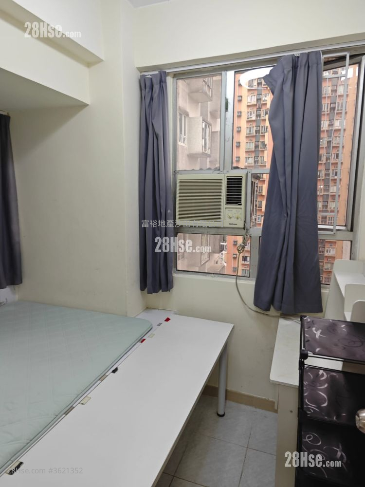 Golden Lion Garden Rental 2 Bedrooms , 1 Bathroom 260 ft² Golden Lion Garden Rental 2 Bedrooms , 1 Bathroom 260 ft²