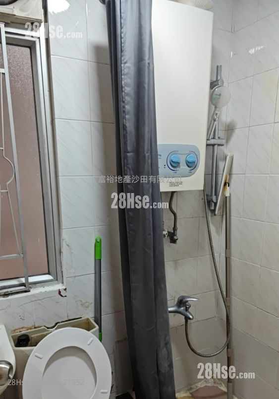 Golden Lion Garden Rental 2 Bedrooms , 1 Bathroom 260 ft² Golden Lion Garden Rental 2 Bedrooms , 1 Bathroom 260 ft²