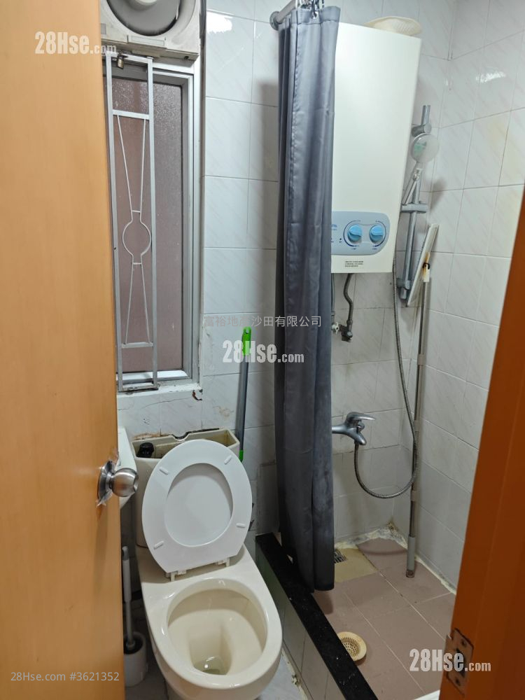 Golden Lion Garden Rental 2 Bedrooms , 1 Bathroom 260 ft² Golden Lion Garden Rental 2 Bedrooms , 1 Bathroom 260 ft²