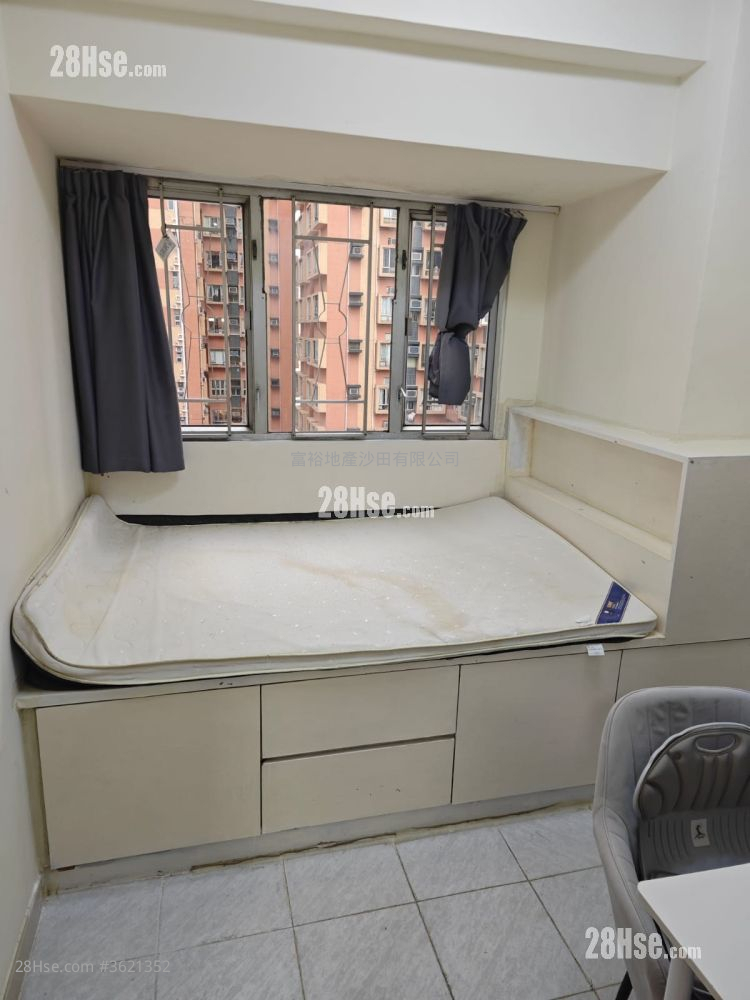 Golden Lion Garden Rental 2 Bedrooms , 1 Bathroom 260 ft² Golden Lion Garden Rental 2 Bedrooms , 1 Bathroom 260 ft²