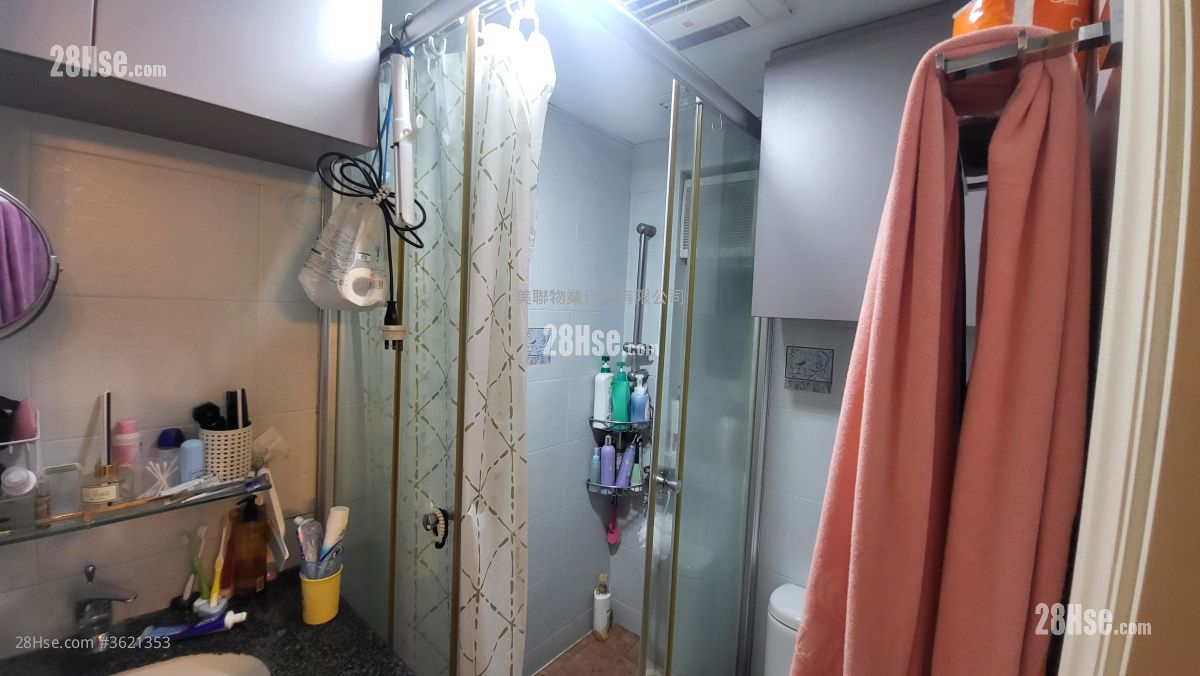 Ching Wah Court Sell 2 Bedrooms , 1 Bathroom 438 ft² Ching Wah Court Sell 2 Bedrooms , 1 Bathroom 438 ft²