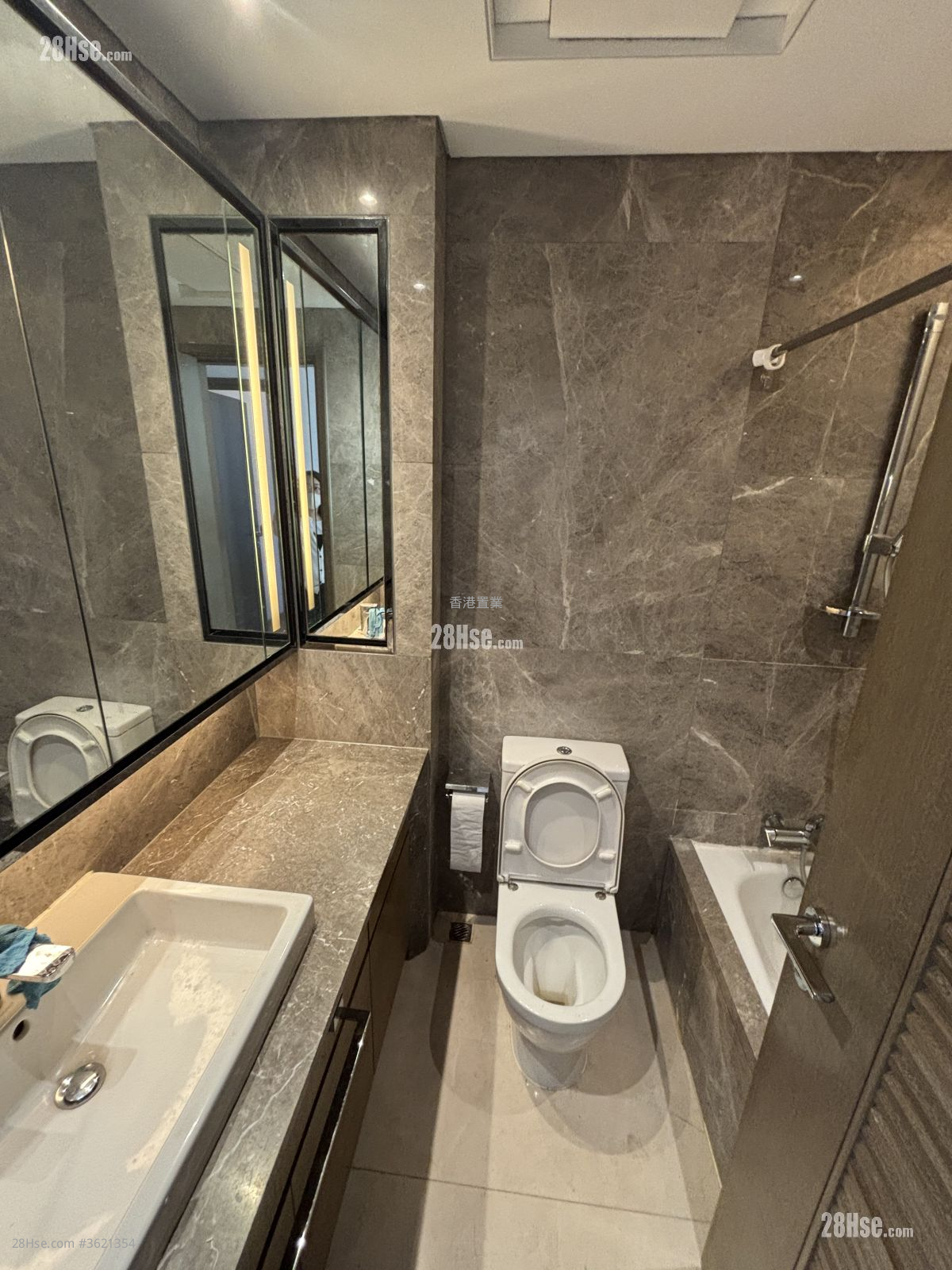The Austin Rental 3 Bedrooms , 2 Bathrooms 862 ft² The Austin Rental 3 Bedrooms , 2 Bathrooms 862 ft²