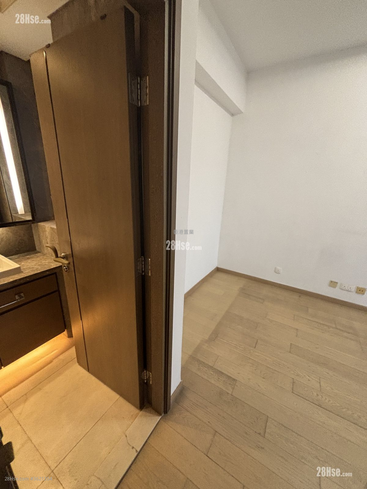 The Austin Rental 3 Bedrooms , 2 Bathrooms 862 ft² The Austin Rental 3 Bedrooms , 2 Bathrooms 862 ft²