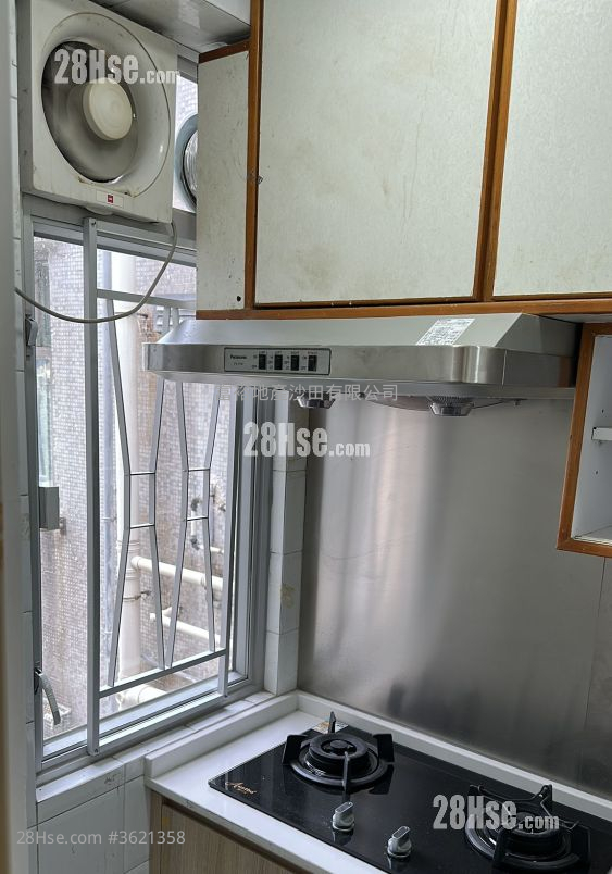Golden Lion Garden Rental 2 Bedrooms , 1 Bathroom 335 ft² Golden Lion Garden Rental 2 Bedrooms , 1 Bathroom 335 ft²