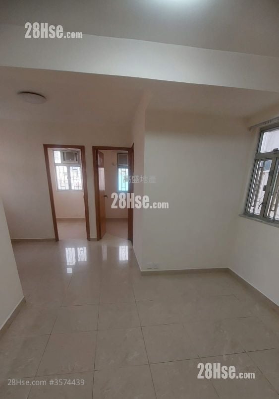 Golden Building Rental 2 Bedrooms , 1 Bathroom 385 ft²