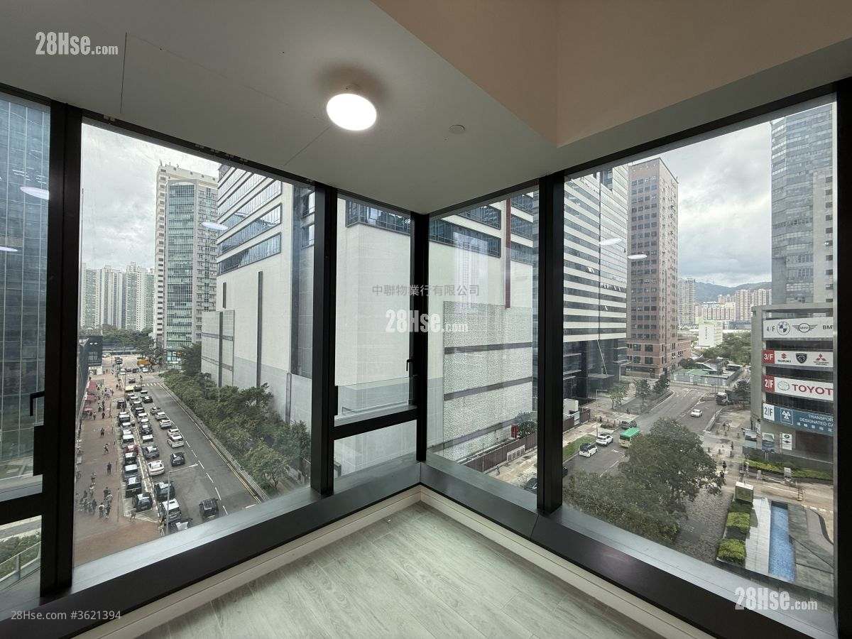 W Luxe Sell 332 ft² W Luxe Sell 332 ft²