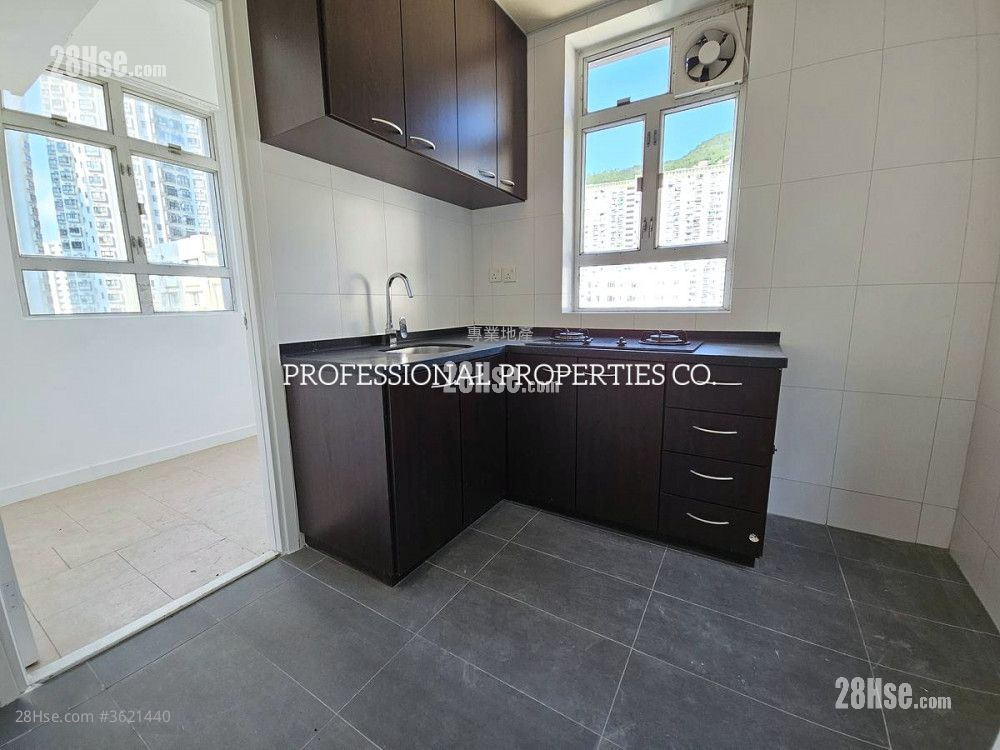 福群別墅 售盤 4 房 , 3 浴室 1,688 平方呎 福群別墅 售盤 4 房 , 3 浴室 1,688 平方呎