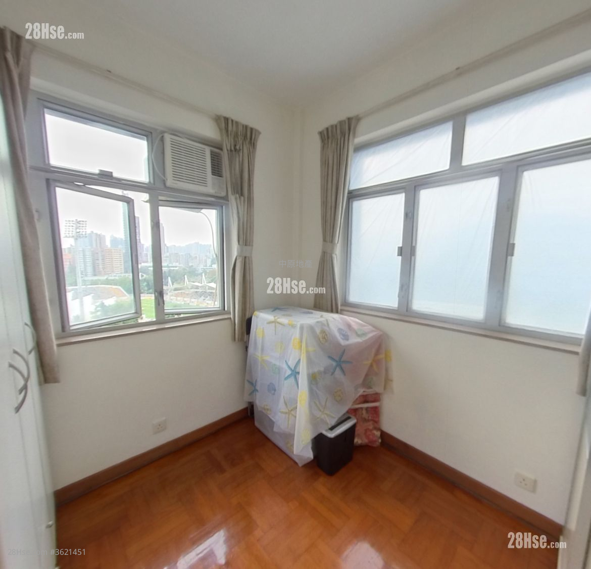 Duke Garden Sell 3 Bedrooms 985 ft² Duke Garden Sell 3 Bedrooms 985 ft²