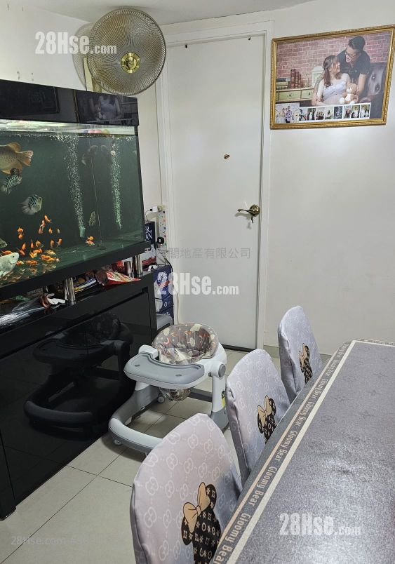 Shui Tsiu San Tsuen Sell 3 Bedrooms 700 ft² Shui Tsiu San Tsuen Sell 3 Bedrooms 700 ft²