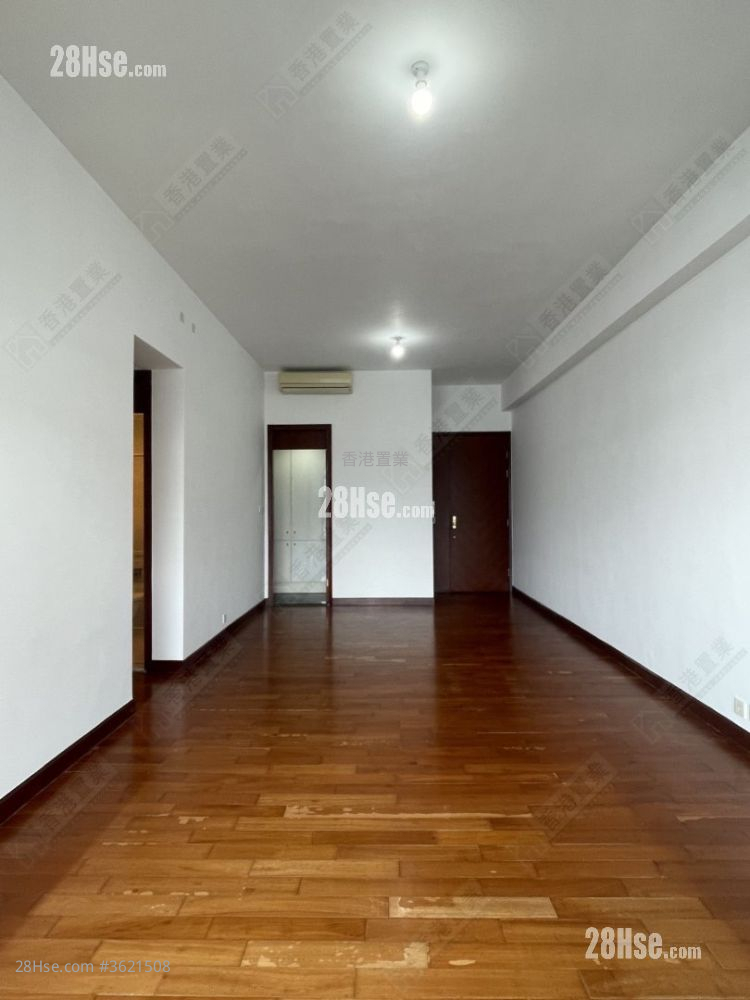 One Silversea Rental 955 ft²