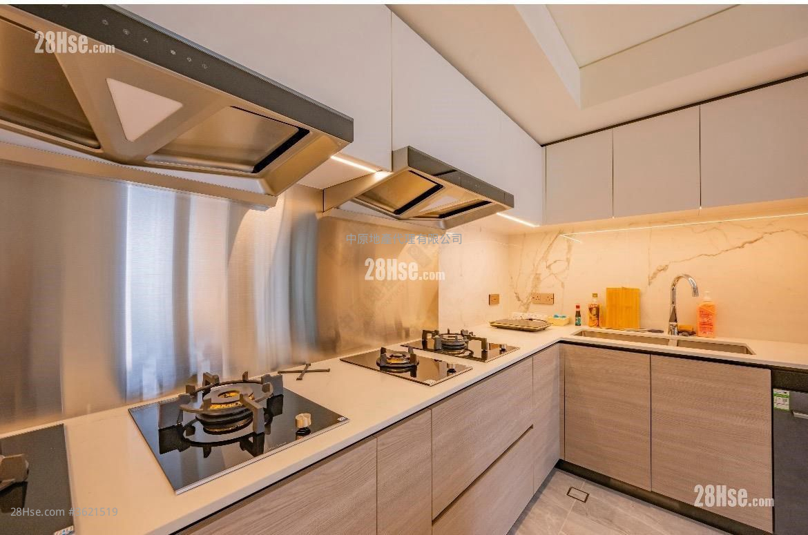 喇沙利道18A 售盤 5+ 房 5,364 平方呎 喇沙利道18A 售盤 5+ 房 5,364 平方呎