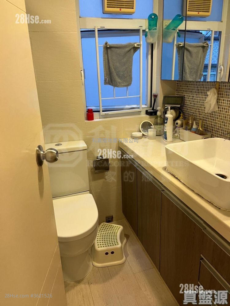 楓林花園 售盤 3 房 , 1 浴室 608 平方呎 楓林花園 售盤 3 房 , 1 浴室 608 平方呎