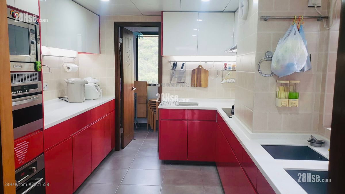 Hill Lodge Sell 3 Bedrooms , 2 Bathrooms 1,013 ft² Hill Lodge Sell 3 Bedrooms , 2 Bathrooms 1,013 ft²