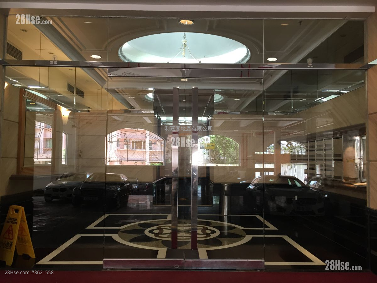 Hill Lodge Sell 3 Bedrooms , 2 Bathrooms 1,013 ft² Hill Lodge Sell 3 Bedrooms , 2 Bathrooms 1,013 ft²