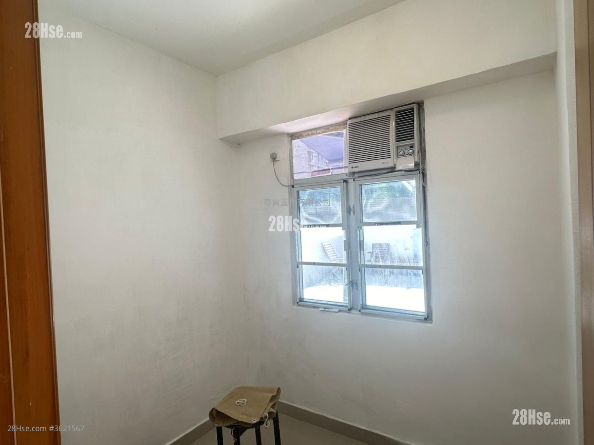 Tak Cheong Building Rental Studio , 1 Bathroom 170 ft² Tak Cheong Building Rental Studio , 1 Bathroom 170 ft²