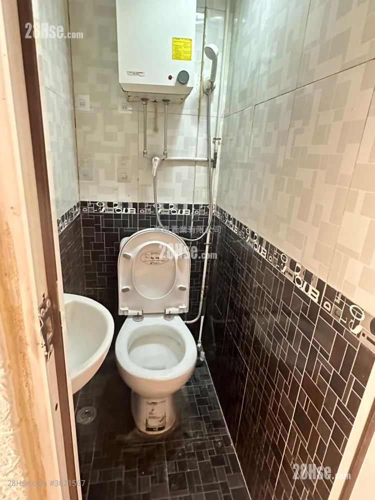 Tak Cheong Building Rental Studio , 1 Bathroom 170 ft² Tak Cheong Building Rental Studio , 1 Bathroom 170 ft²