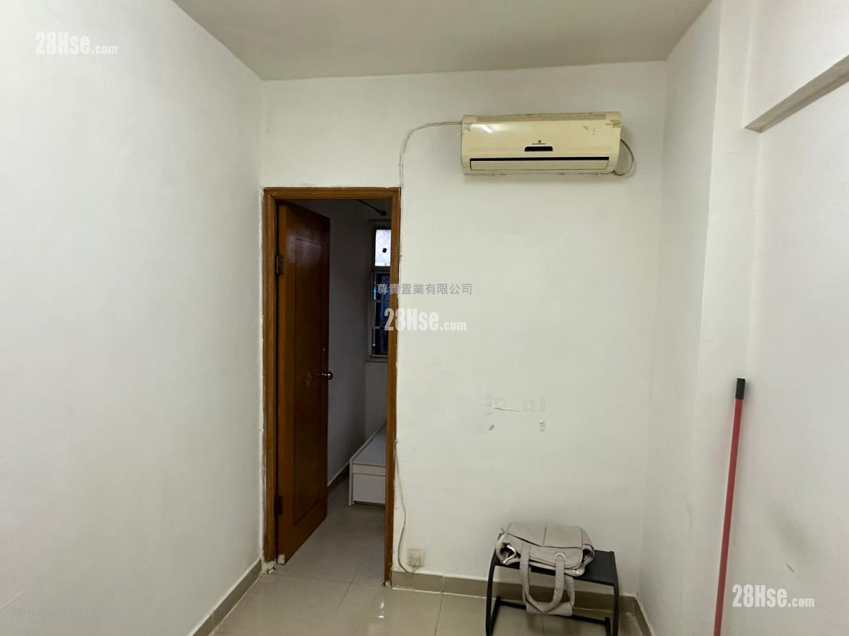 Tak Cheong Building Rental Studio , 1 Bathroom 180 ft² Tak Cheong Building Rental Studio , 1 Bathroom 180 ft²