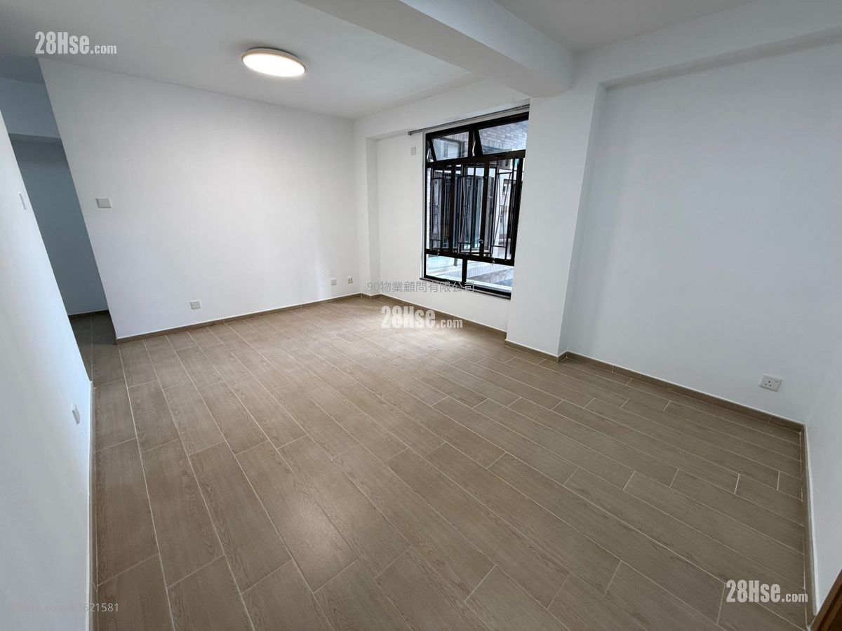 Western Garden Sell 529 ft² Western Garden Sell 529 ft²