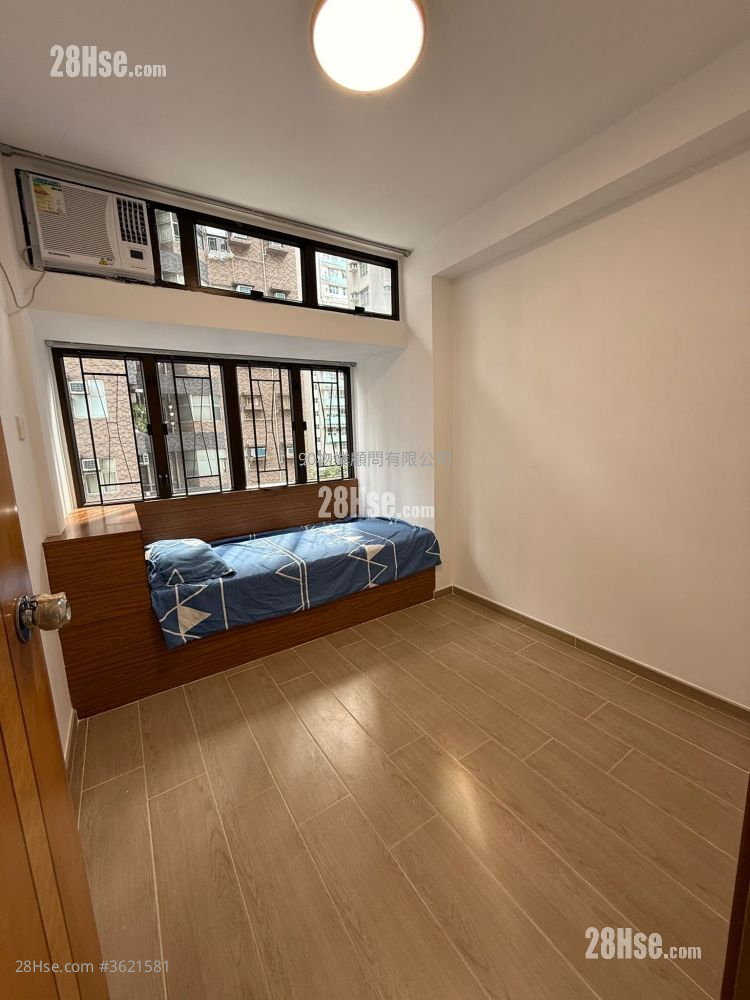 Western Garden Sell 529 ft² Western Garden Sell 529 ft²