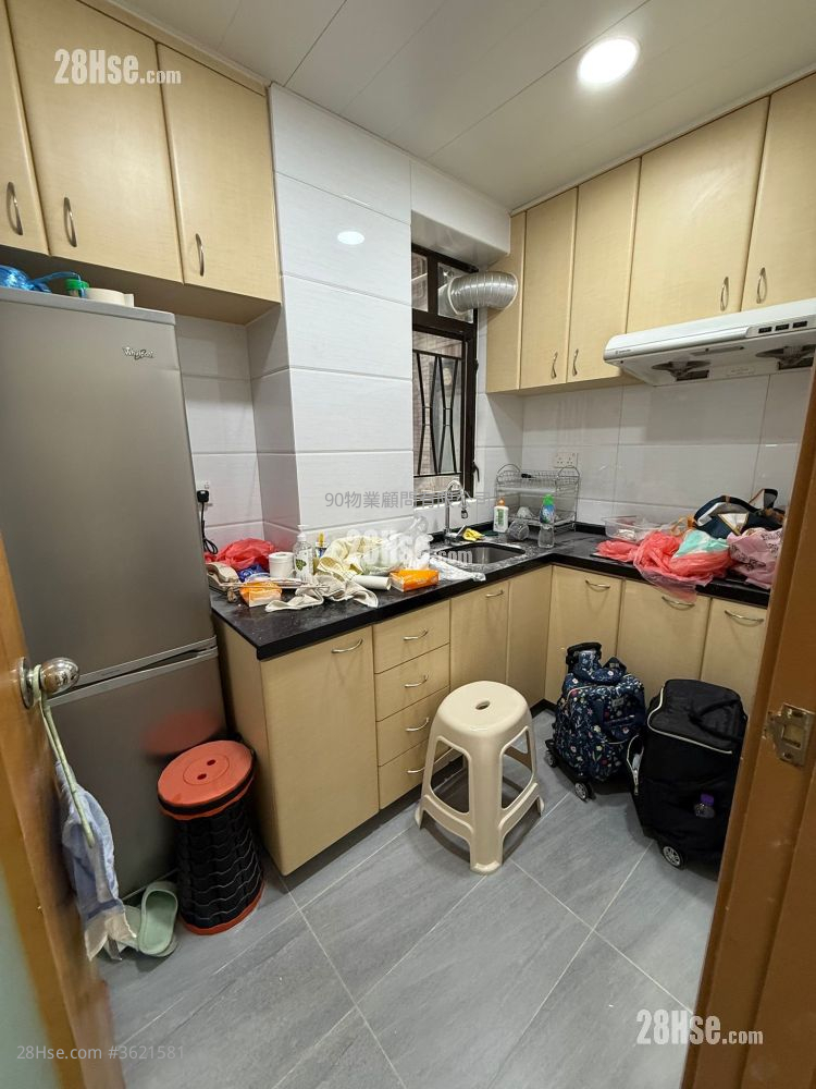 Western Garden Sell 529 ft² Western Garden Sell 529 ft²