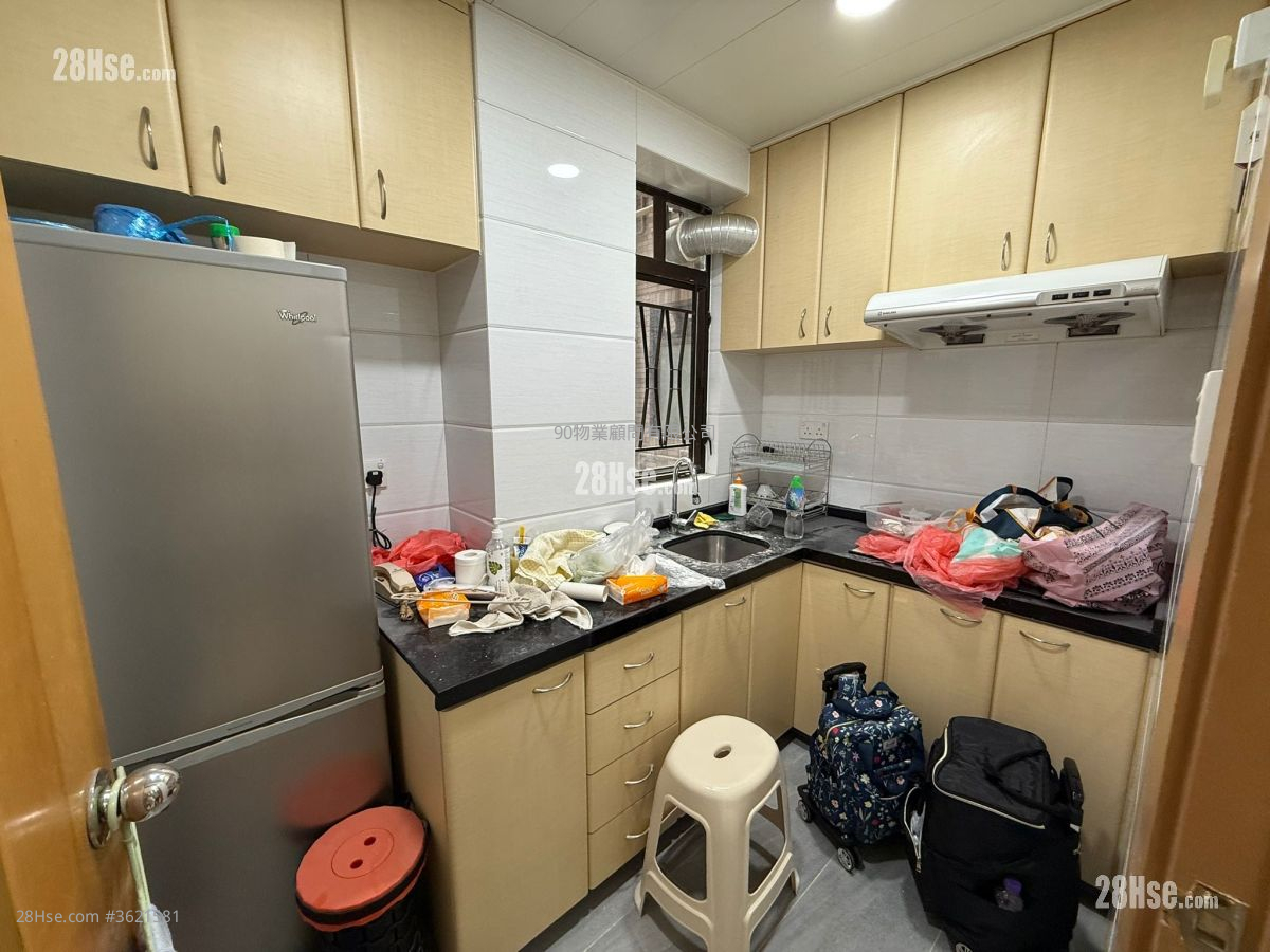 Western Garden Sell 529 ft² Western Garden Sell 529 ft²