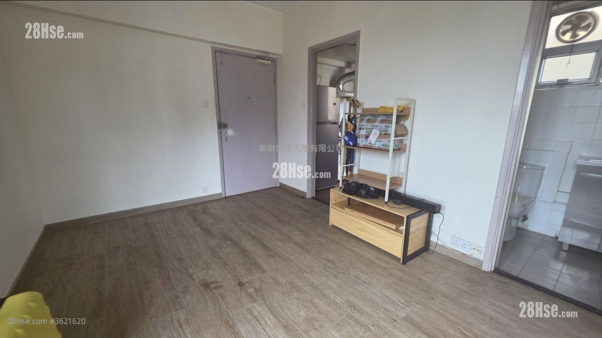 Tsing Yi Garden Sell 2 Bedrooms , 1 Bathroom 343 ft² Tsing Yi Garden Sell 2 Bedrooms , 1 Bathroom 343 ft²
