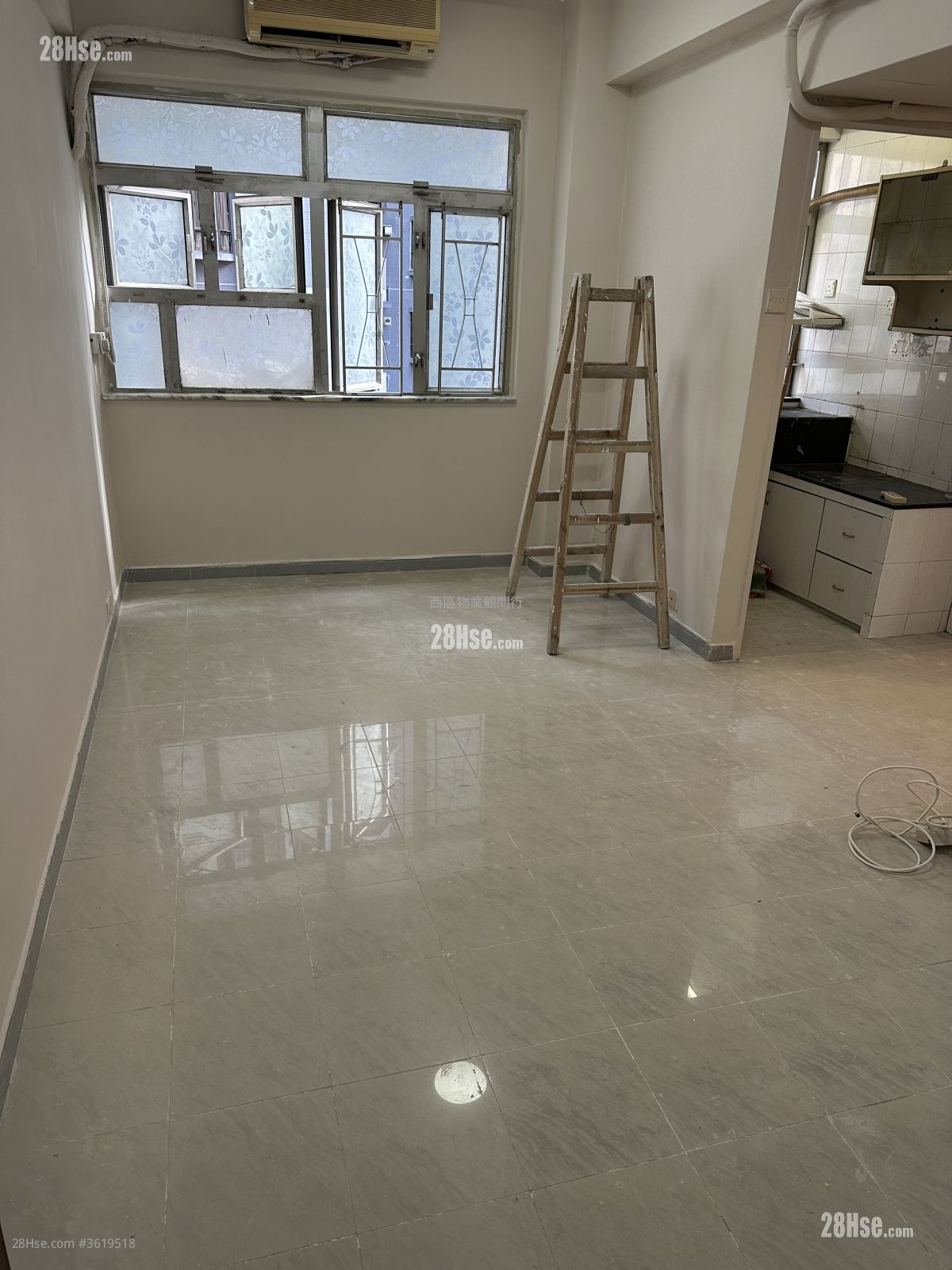 冠華大廈 售盤 2 房 , 1 浴室 328 平方呎