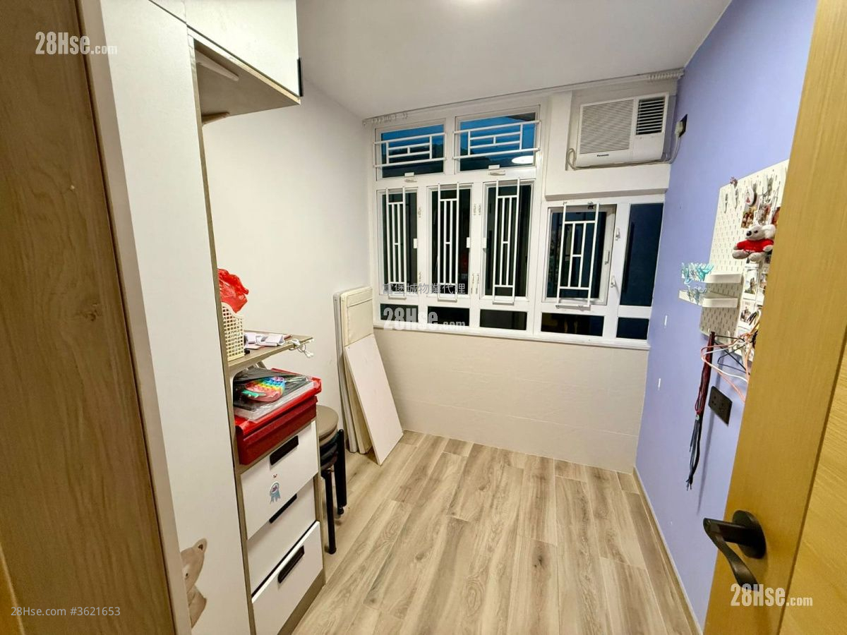 Kwong Yuen Estate Sell 2 Bedrooms , 1 Bathroom 407 ft² Kwong Yuen Estate Sell 2 Bedrooms , 1 Bathroom 407 ft²