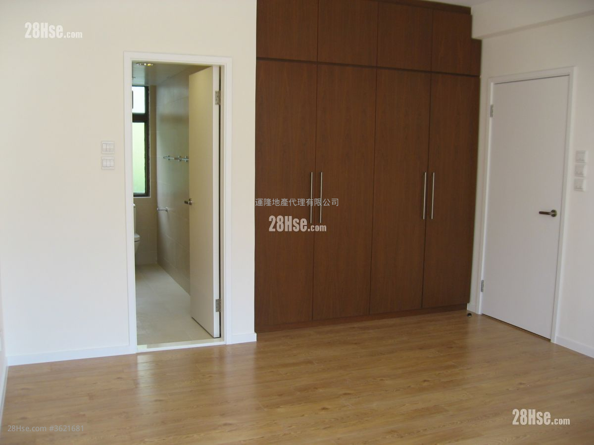 云晖大厦 售盘 3 房 , 2 浴室 1,304 平方尺 云晖大厦 售盘 3 房 , 2 浴室 1,304 平方尺