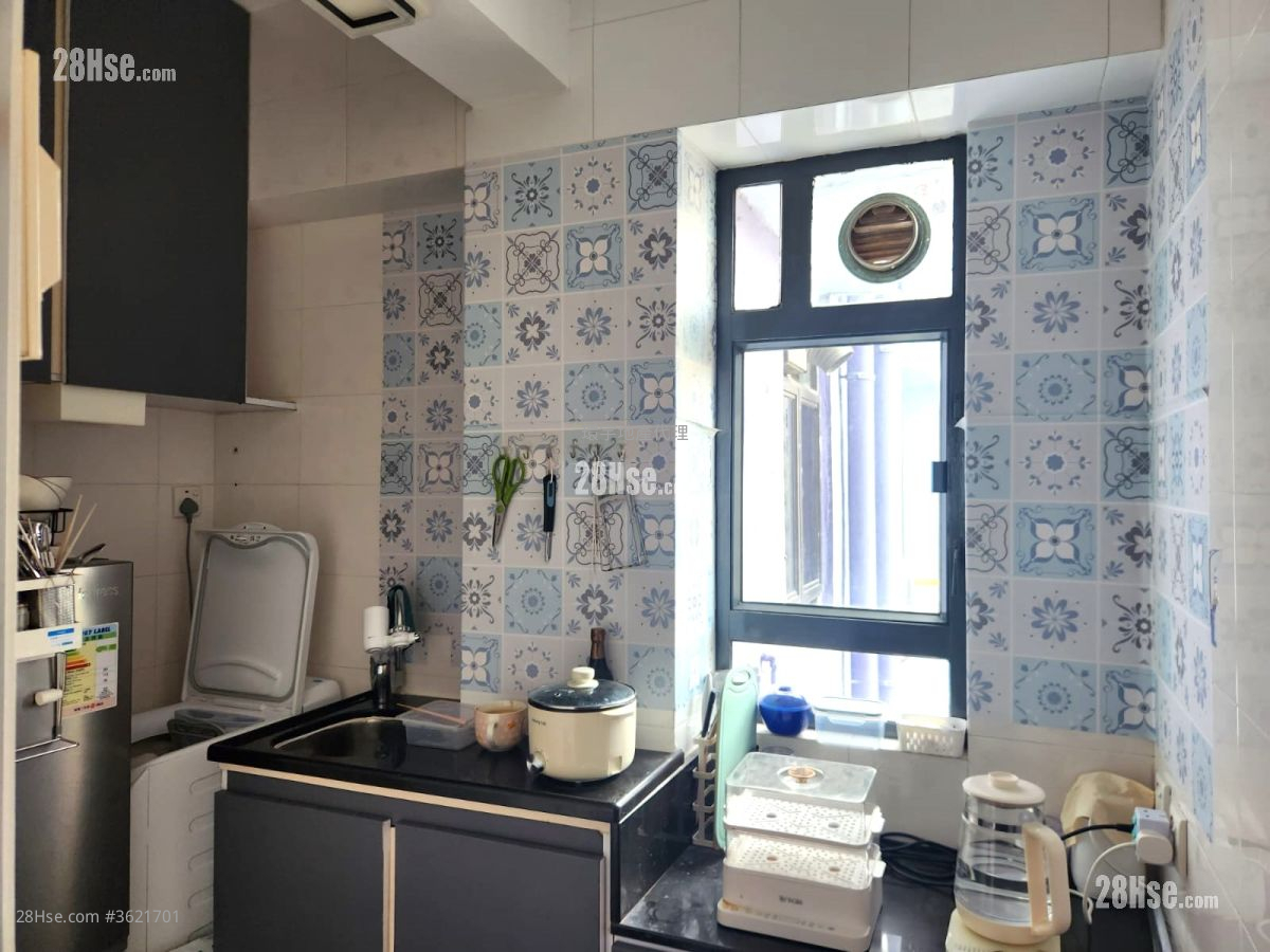 Kam Fat Building Rental 2 Bedrooms , 1 Bathroom 309 ft² Kam Fat Building Rental 2 Bedrooms , 1 Bathroom 309 ft²