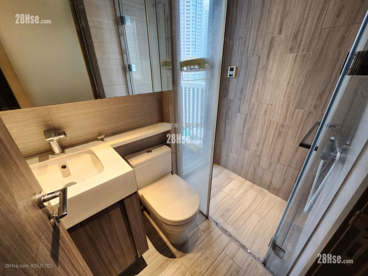 Park One Sell 2 Bedrooms , 1 Bathroom 366 ft² Park One Sell 2 Bedrooms , 1 Bathroom 366 ft²