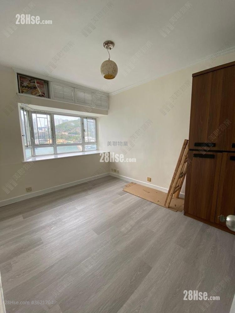 South Horizons Sell 3 Bedrooms 742 ft² South Horizons Sell 3 Bedrooms 742 ft²