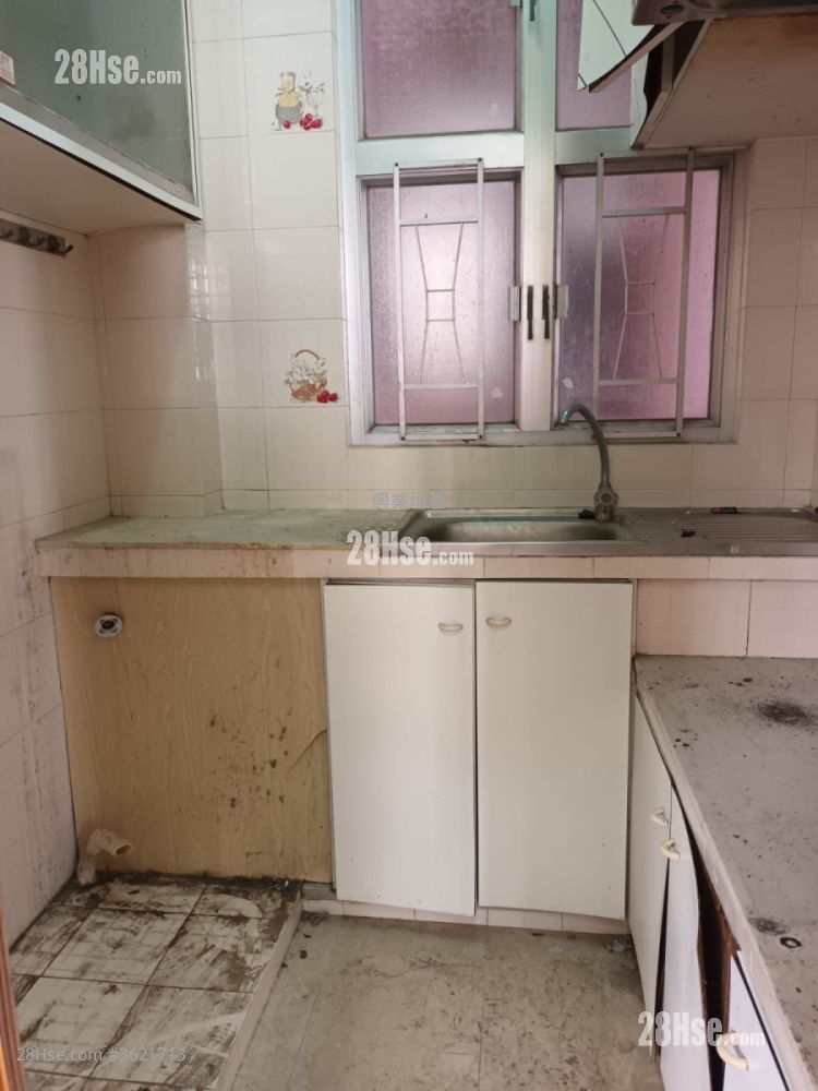 Yuet Ming Building Sell 3 Bedrooms , 1 Bathroom 501 ft² Yuet Ming Building Sell 3 Bedrooms , 1 Bathroom 501 ft²