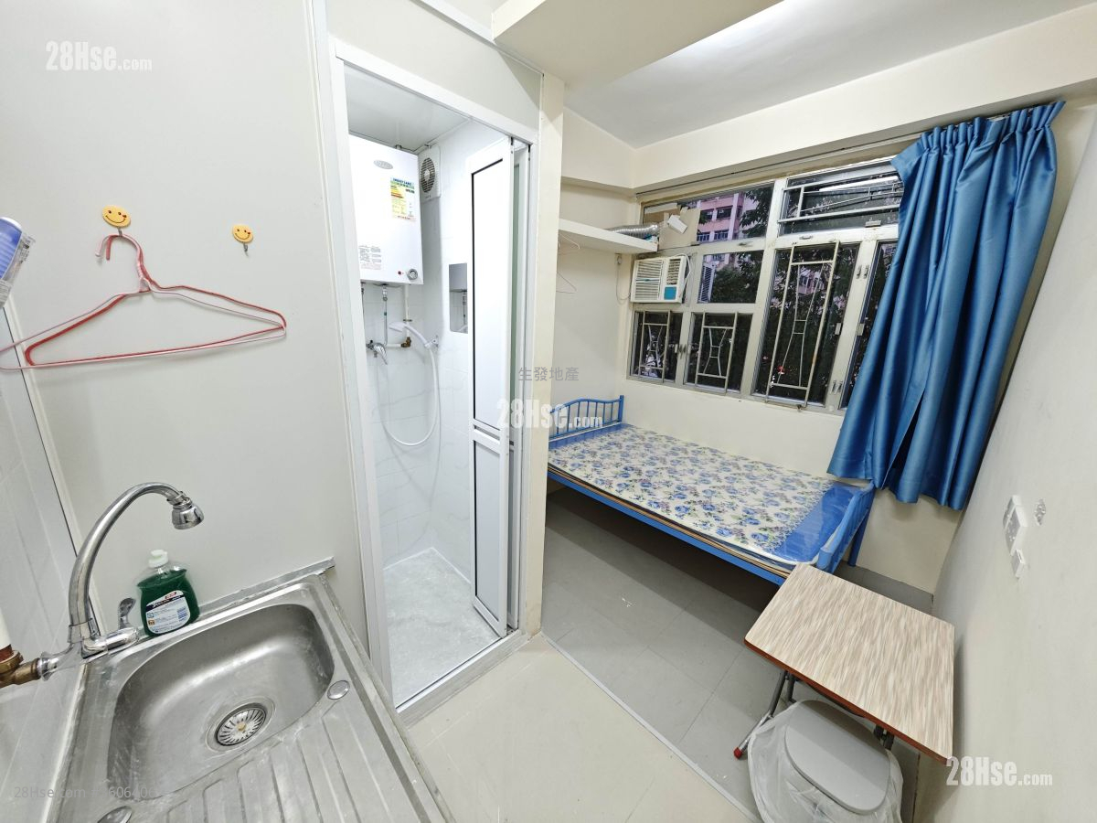 Yan Oi Building Rental Studio , 1 Bathroom 120 ft²