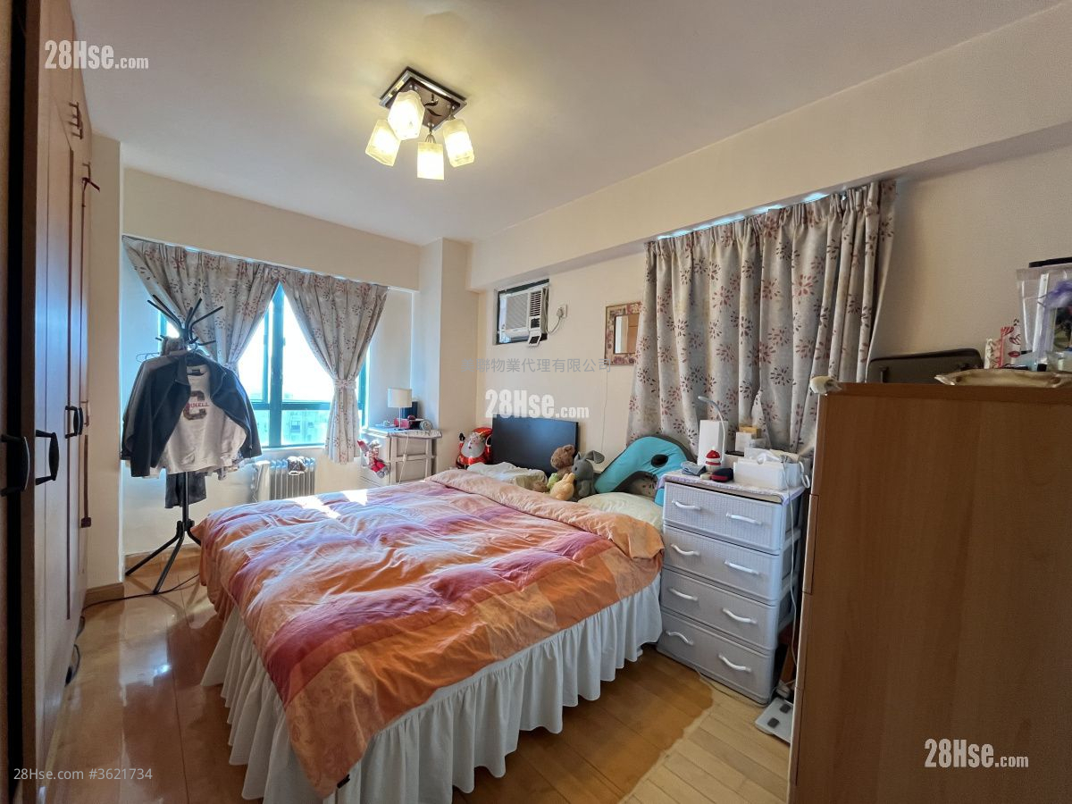 龍柏花園 售盤 3 房 , 2 浴室 1,293 平方呎 龍柏花園 售盤 3 房 , 2 浴室 1,293 平方呎