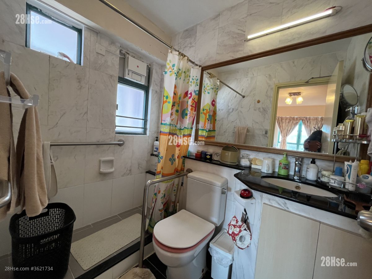 龍柏花園 售盤 3 房 , 2 浴室 1,293 平方呎 龍柏花園 售盤 3 房 , 2 浴室 1,293 平方呎