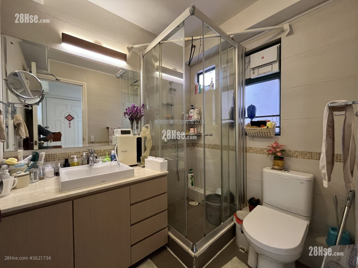 龍柏花園 售盤 3 房 , 2 浴室 1,293 平方呎 龍柏花園 售盤 3 房 , 2 浴室 1,293 平方呎